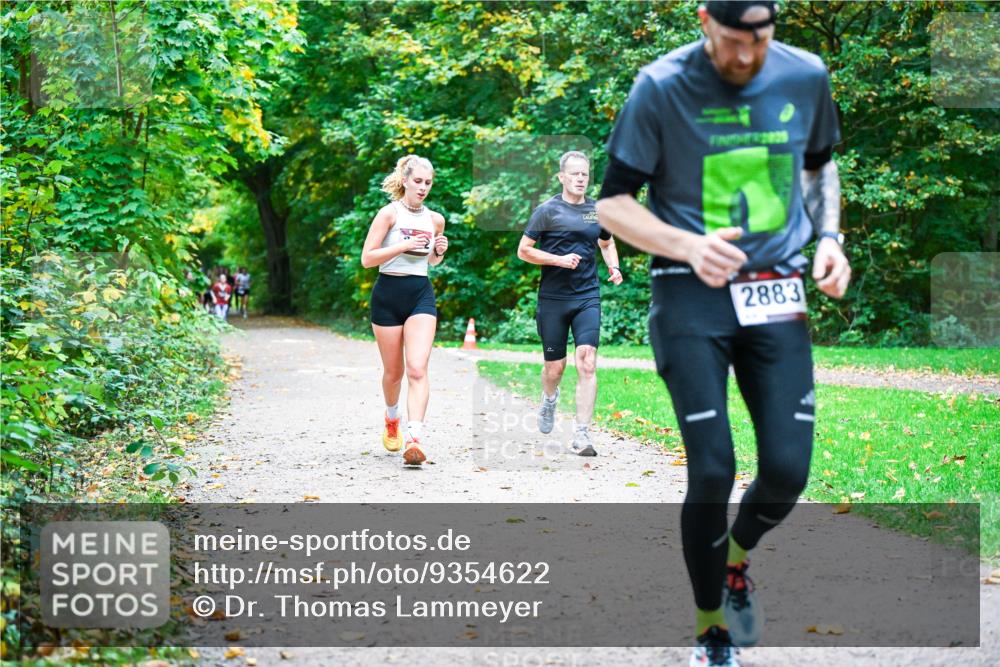 12.10.2025 - Bramfelder Halbmarathon 2025 Dr. Thomas Lammeyer http://msf.ph/oto/9354622 12.10.2025 10:50:53 Laufen 2883 meine-sportfotos.de
