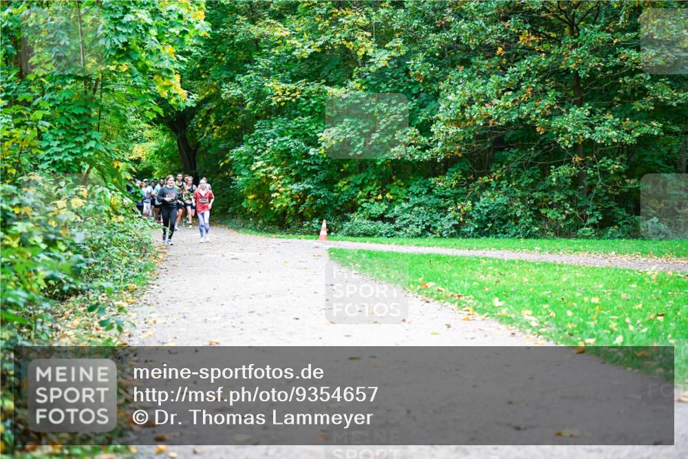 12.10.2025 - Bramfelder Halbmarathon 2025 Dr. Thomas Lammeyer http://msf.ph/oto/9354657 12.10.2025 10:50:59 Laufen  meine-sportfotos.de