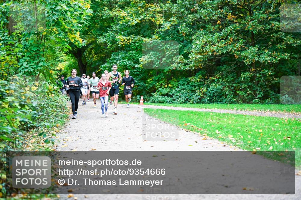 12.10.2025 - Bramfelder Halbmarathon 2025 Dr. Thomas Lammeyer http://msf.ph/oto/9354666 12.10.2025 10:51:04 Laufen 2243, 2526, 2751, 2042, 2549 meine-sportfotos.de
