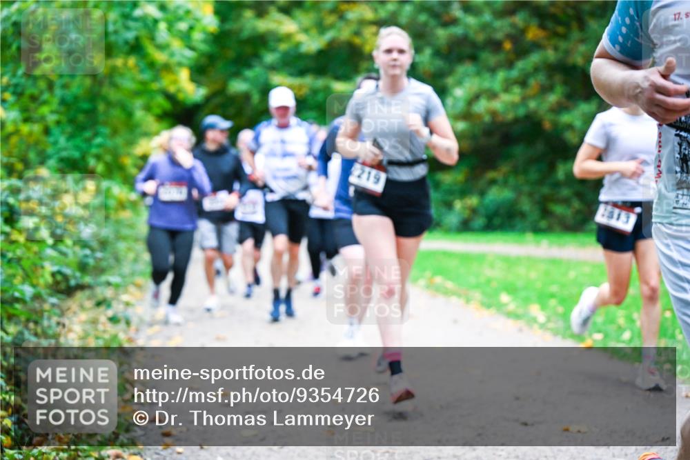 12.10.2025 - Bramfelder Halbmarathon 2025 Dr. Thomas Lammeyer http://msf.ph/oto/9354726 12.10.2025 10:51:14 Laufen 2219, 1313, 17 meine-sportfotos.de