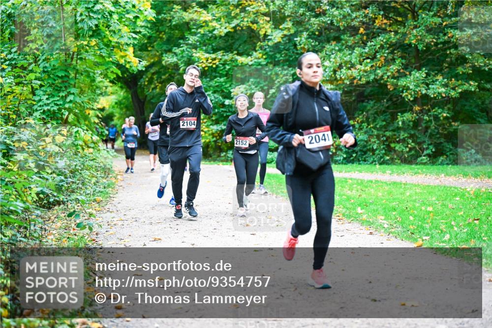 12.10.2025 - Bramfelder Halbmarathon 2025 Dr. Thomas Lammeyer http://msf.ph/oto/9354757 12.10.2025 10:51:20 Laufen 2104, 2152, 2041 meine-sportfotos.de