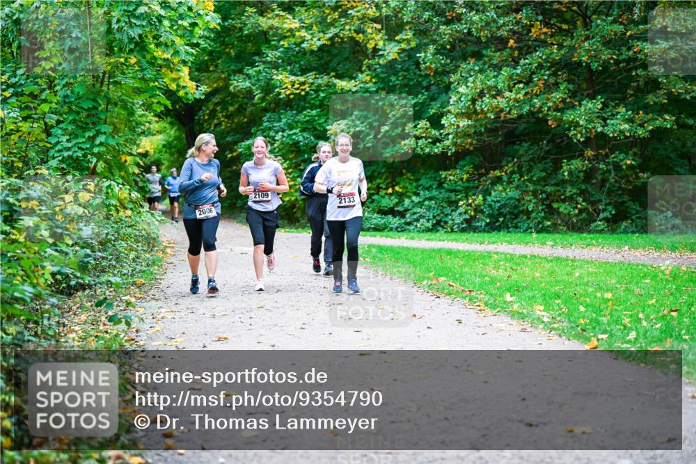 12.10.2025 - Bramfelder Halbmarathon 2025 Dr. Thomas Lammeyer http://msf.ph/oto/9354790 12.10.2025 10:51:25 Laufen 2006, 2109, 2133 meine-sportfotos.de