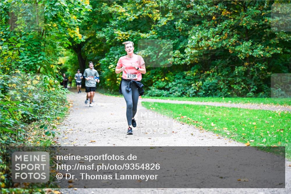 12.10.2025 - Bramfelder Halbmarathon 2025 Dr. Thomas Lammeyer http://msf.ph/oto/9354826 12.10.2025 10:51:32 Laufen  meine-sportfotos.de