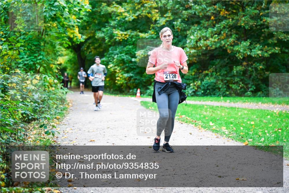 12.10.2025 - Bramfelder Halbmarathon 2025 Dr. Thomas Lammeyer http://msf.ph/oto/9354835 12.10.2025 10:51:33 Laufen 2120 meine-sportfotos.de