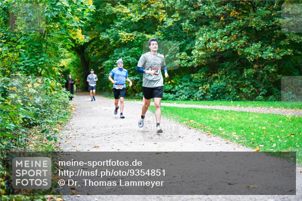 12.10.2025 - Bramfelder Halbmarathon 2025 Dr. Thomas Lammeyer http://msf.ph/oto/9354851 12.10.2025 10:51:35 Laufen 2854 meine-sportfotos.de