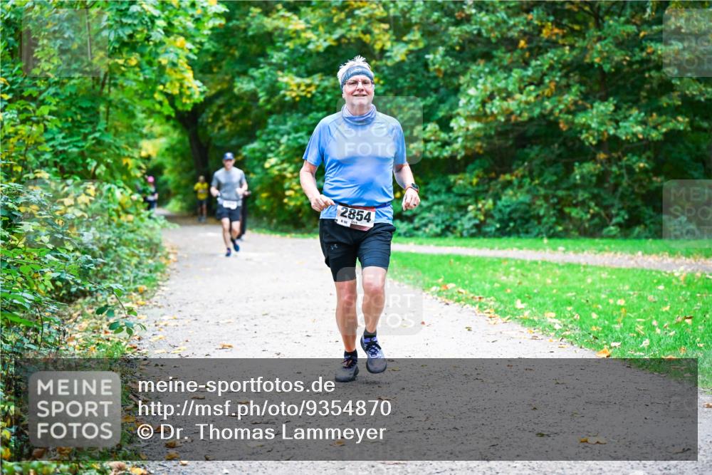 12.10.2025 - Bramfelder Halbmarathon 2025 Dr. Thomas Lammeyer http://msf.ph/oto/9354870 12.10.2025 10:51:39 Laufen 2854 meine-sportfotos.de