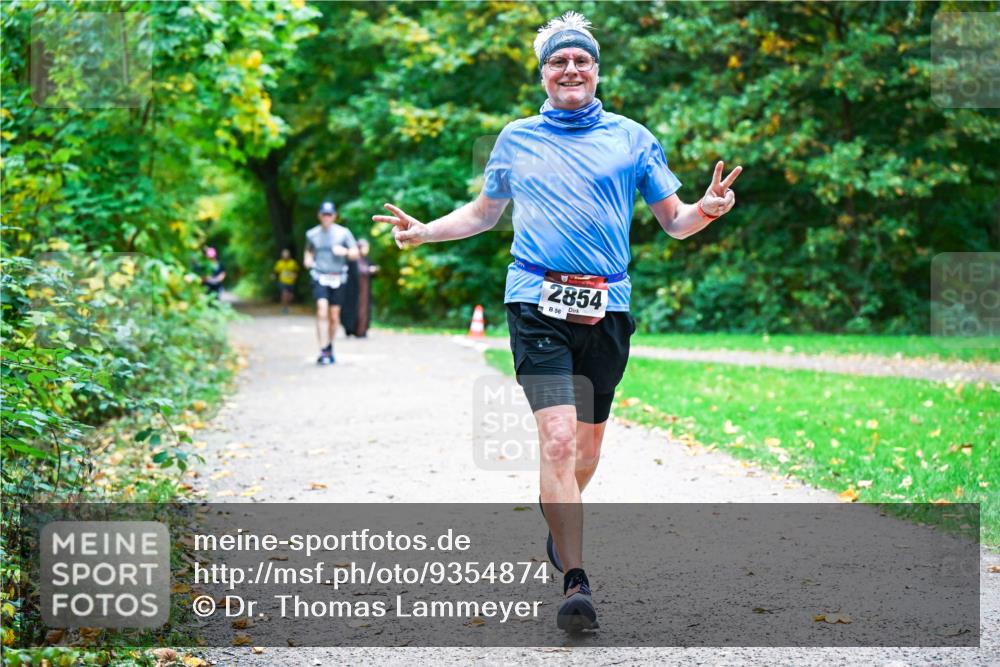 12.10.2025 - Bramfelder Halbmarathon 2025 Dr. Thomas Lammeyer http://msf.ph/oto/9354874 12.10.2025 10:51:39 Laufen 2854, 56 meine-sportfotos.de