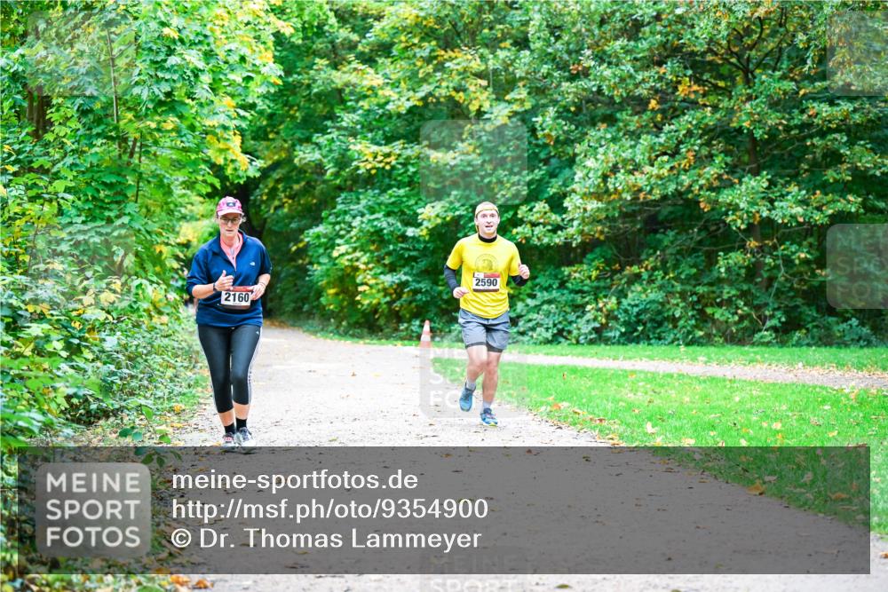 12.10.2025 - Bramfelder Halbmarathon 2025 Dr. Thomas Lammeyer http://msf.ph/oto/9354900 12.10.2025 10:51:53 Laufen 2590, 2160 meine-sportfotos.de