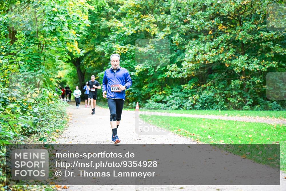 12.10.2025 - Bramfelder Halbmarathon 2025 Dr. Thomas Lammeyer http://msf.ph/oto/9354928 12.10.2025 10:52:04 Laufen 2932 meine-sportfotos.de