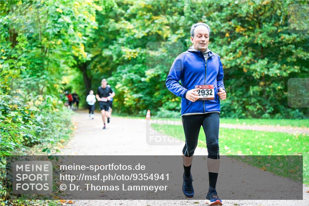 12.10.2025 - Bramfelder Halbmarathon 2025 Dr. Thomas Lammeyer http://msf.ph/oto/9354941 12.10.2025 10:52:05 Laufen 2932 meine-sportfotos.de