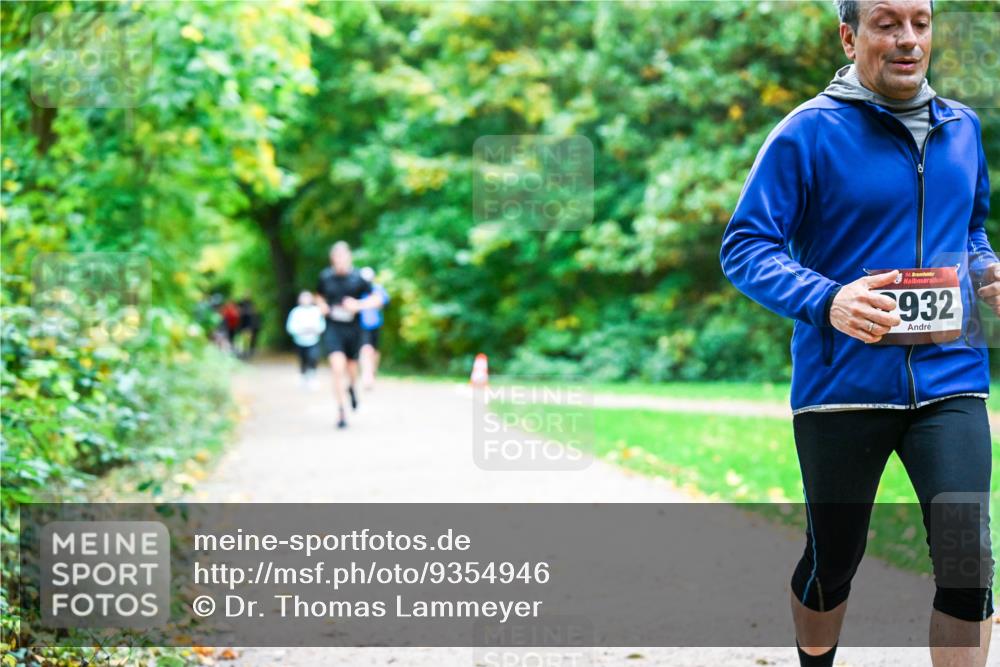12.10.2025 - Bramfelder Halbmarathon 2025 Dr. Thomas Lammeyer http://msf.ph/oto/9354946 12.10.2025 10:52:06 Laufen 34, 932 meine-sportfotos.de