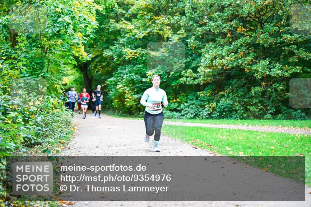12.10.2025 - Bramfelder Halbmarathon 2025 Dr. Thomas Lammeyer http://msf.ph/oto/9354976 12.10.2025 10:52:13 Laufen 2154 meine-sportfotos.de