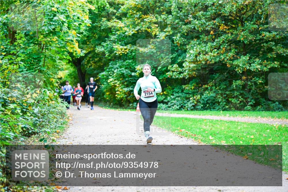 12.10.2025 - Bramfelder Halbmarathon 2025 Dr. Thomas Lammeyer http://msf.ph/oto/9354978 12.10.2025 10:52:13 Laufen 2154 meine-sportfotos.de