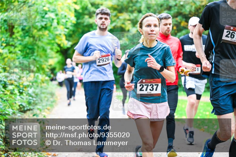 12.10.2025 - Bramfelder Halbmarathon 2025 Dr. Thomas Lammeyer http://msf.ph/oto/9355020 12.10.2025 10:52:24 Laufen 2926, 34, 2737, 26 meine-sportfotos.de