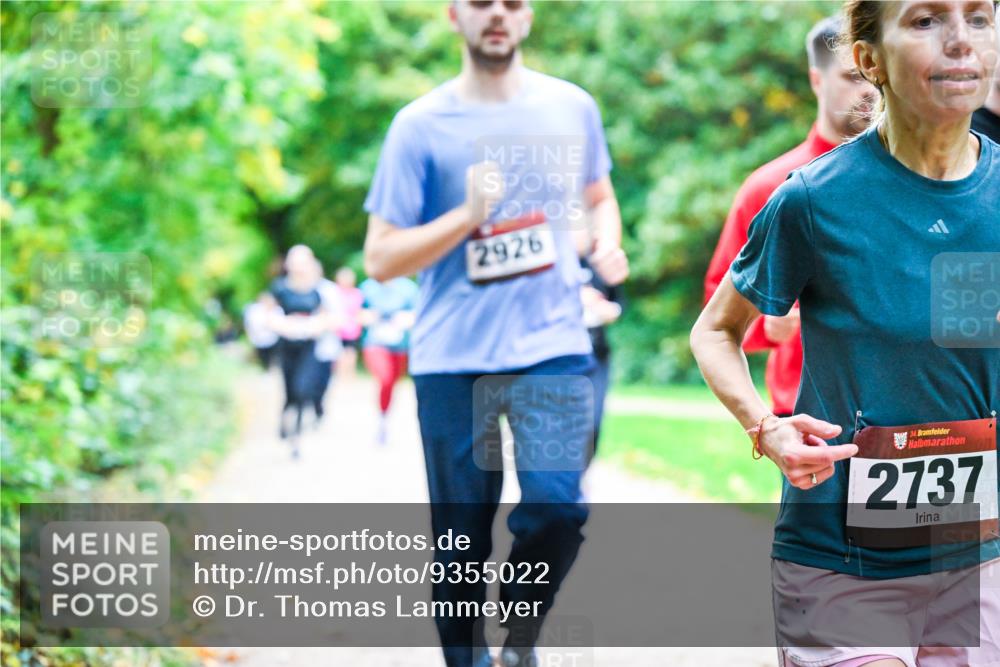 12.10.2025 - Bramfelder Halbmarathon 2025 Dr. Thomas Lammeyer http://msf.ph/oto/9355022 12.10.2025 10:52:25 Laufen 2926, 34, 2737 meine-sportfotos.de