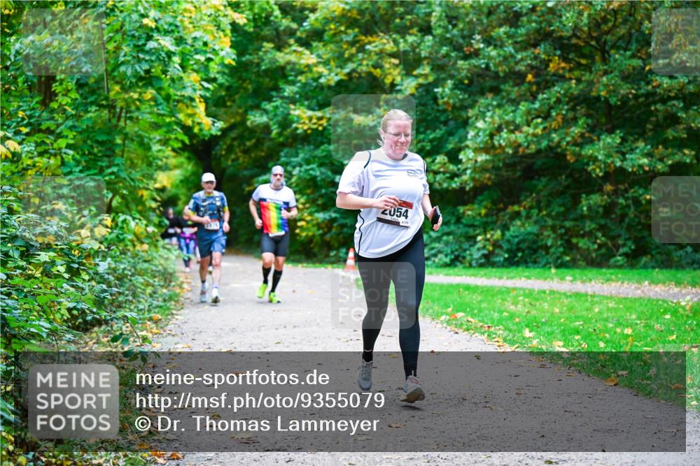 12.10.2025 - Bramfelder Halbmarathon 2025 Dr. Thomas Lammeyer http://msf.ph/oto/9355079 12.10.2025 10:52:36 Laufen 2054, 173 meine-sportfotos.de