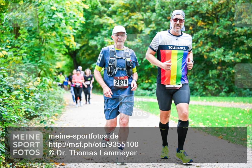 12.10.2025 - Bramfelder Halbmarathon 2025 Dr. Thomas Lammeyer http://msf.ph/oto/9355100 12.10.2025 10:52:41 Laufen 2879 meine-sportfotos.de
