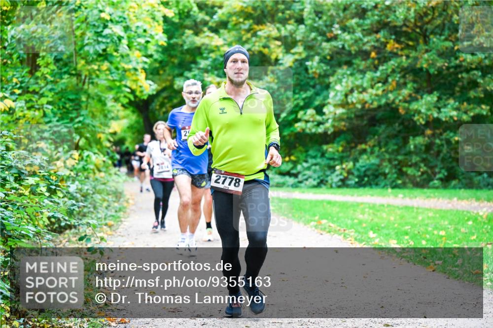 12.10.2025 - Bramfelder Halbmarathon 2025 Dr. Thomas Lammeyer http://msf.ph/oto/9355163 12.10.2025 10:52:52 Laufen 2778 meine-sportfotos.de