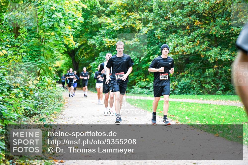 12.10.2025 - Bramfelder Halbmarathon 2025 Dr. Thomas Lammeyer http://msf.ph/oto/9355208 12.10.2025 10:53:00 Laufen 2786, 2680 meine-sportfotos.de