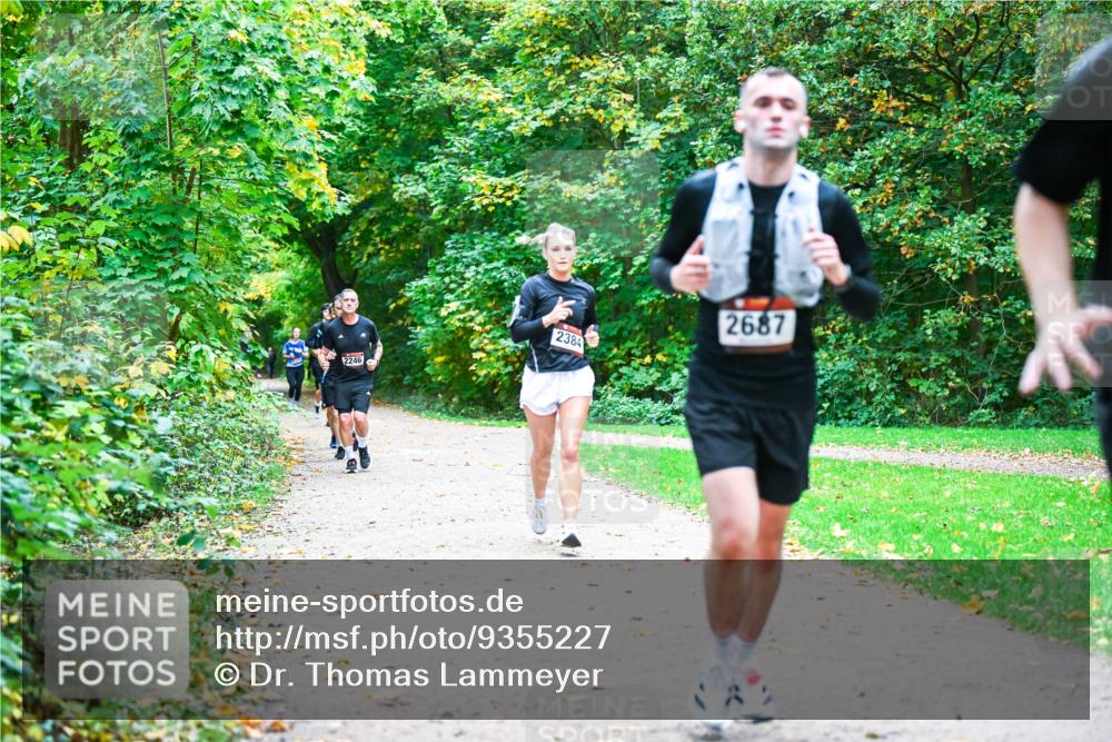 12.10.2025 - Bramfelder Halbmarathon 2025 Dr. Thomas Lammeyer http://msf.ph/oto/9355227 12.10.2025 10:53:02 Laufen 2246, 2384, 2687 meine-sportfotos.de