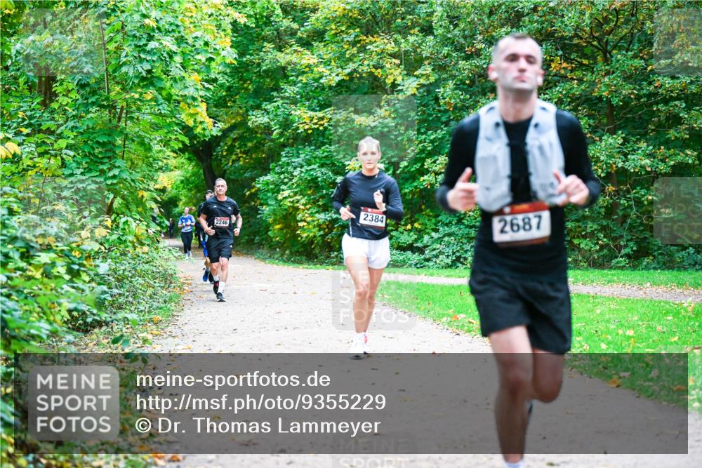 12.10.2025 - Bramfelder Halbmarathon 2025 Dr. Thomas Lammeyer http://msf.ph/oto/9355229 12.10.2025 10:53:03 Laufen 2246, 2384, 2687 meine-sportfotos.de