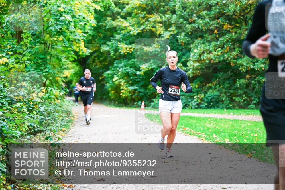 12.10.2025 - Bramfelder Halbmarathon 2025 Dr. Thomas Lammeyer http://msf.ph/oto/9355232 12.10.2025 10:53:03 Laufen 2384 meine-sportfotos.de