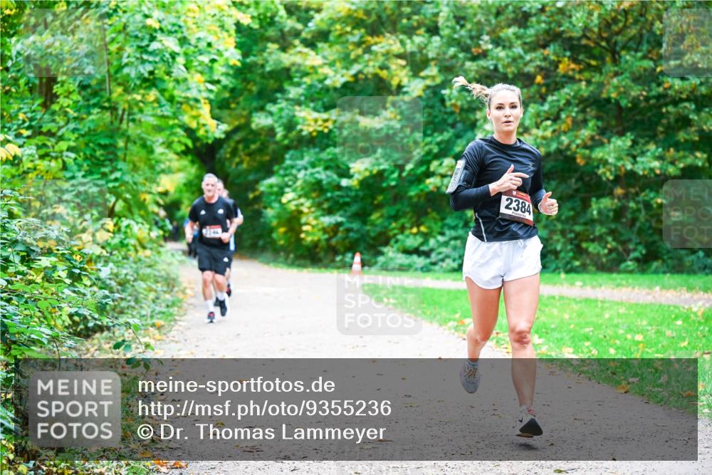 12.10.2025 - Bramfelder Halbmarathon 2025 Dr. Thomas Lammeyer http://msf.ph/oto/9355236 12.10.2025 10:53:04 Laufen 2384 meine-sportfotos.de