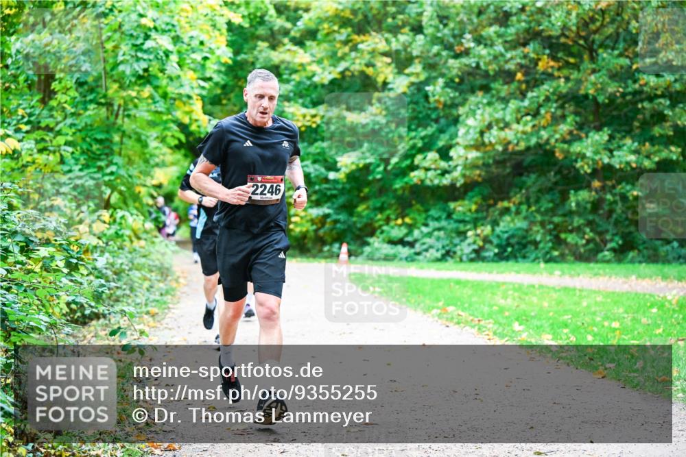12.10.2025 - Bramfelder Halbmarathon 2025 Dr. Thomas Lammeyer http://msf.ph/oto/9355255 12.10.2025 10:53:07 Laufen 2246 meine-sportfotos.de