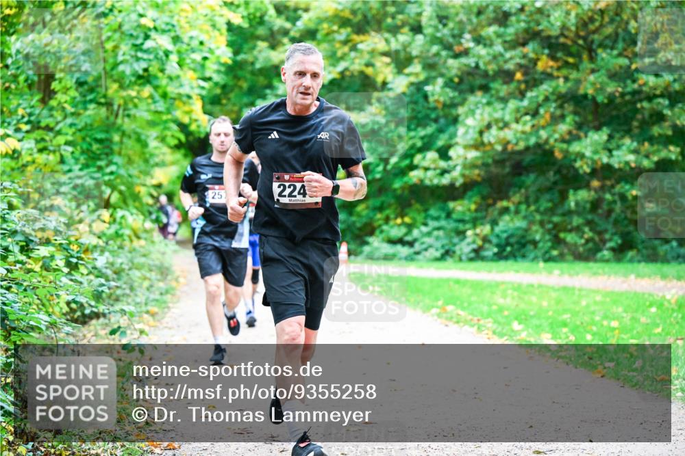 12.10.2025 - Bramfelder Halbmarathon 2025 Dr. Thomas Lammeyer http://msf.ph/oto/9355258 12.10.2025 10:53:07 Laufen 25, 224 meine-sportfotos.de