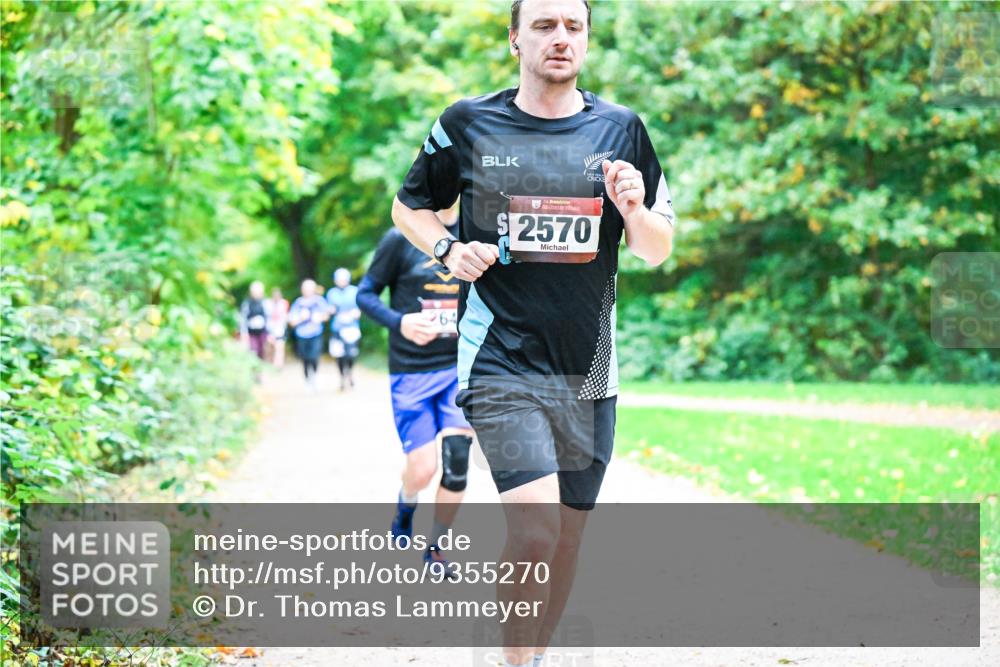12.10.2025 - Bramfelder Halbmarathon 2025 Dr. Thomas Lammeyer http://msf.ph/oto/9355270 12.10.2025 10:53:09 Laufen 34, 2570 meine-sportfotos.de