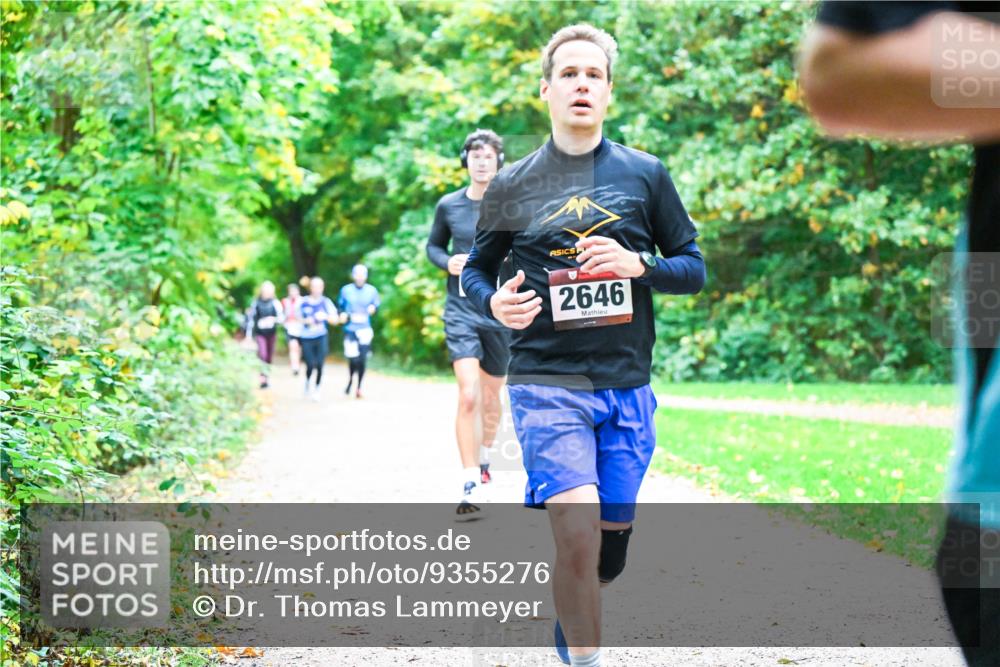 12.10.2025 - Bramfelder Halbmarathon 2025 Dr. Thomas Lammeyer http://msf.ph/oto/9355276 12.10.2025 10:53:10 Laufen 2646 meine-sportfotos.de