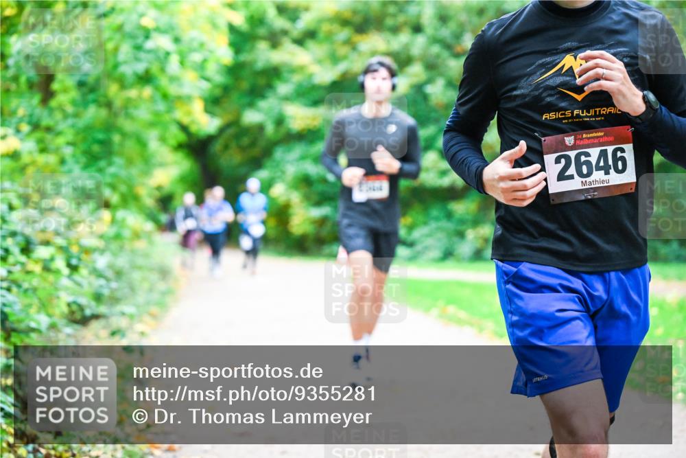 12.10.2025 - Bramfelder Halbmarathon 2025 Dr. Thomas Lammeyer http://msf.ph/oto/9355281 12.10.2025 10:53:11 Laufen 4, 35, 21, 30, 13043, 30, 34, 2646 meine-sportfotos.de