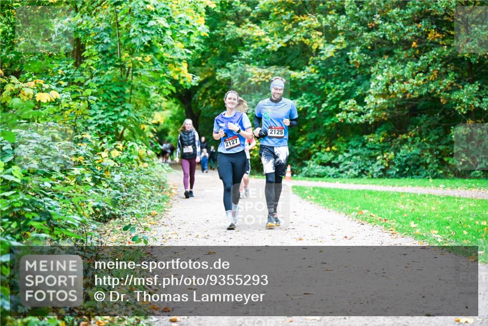 12.10.2025 - Bramfelder Halbmarathon 2025 Dr. Thomas Lammeyer http://msf.ph/oto/9355293 12.10.2025 10:53:17 Laufen 2151, 2127, 2125 meine-sportfotos.de