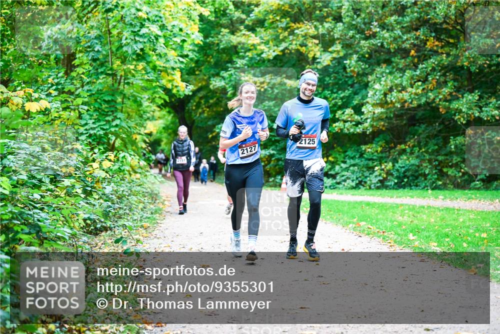 12.10.2025 - Bramfelder Halbmarathon 2025 Dr. Thomas Lammeyer http://msf.ph/oto/9355301 12.10.2025 10:53:18 Laufen 2151, 2127, 2125 meine-sportfotos.de