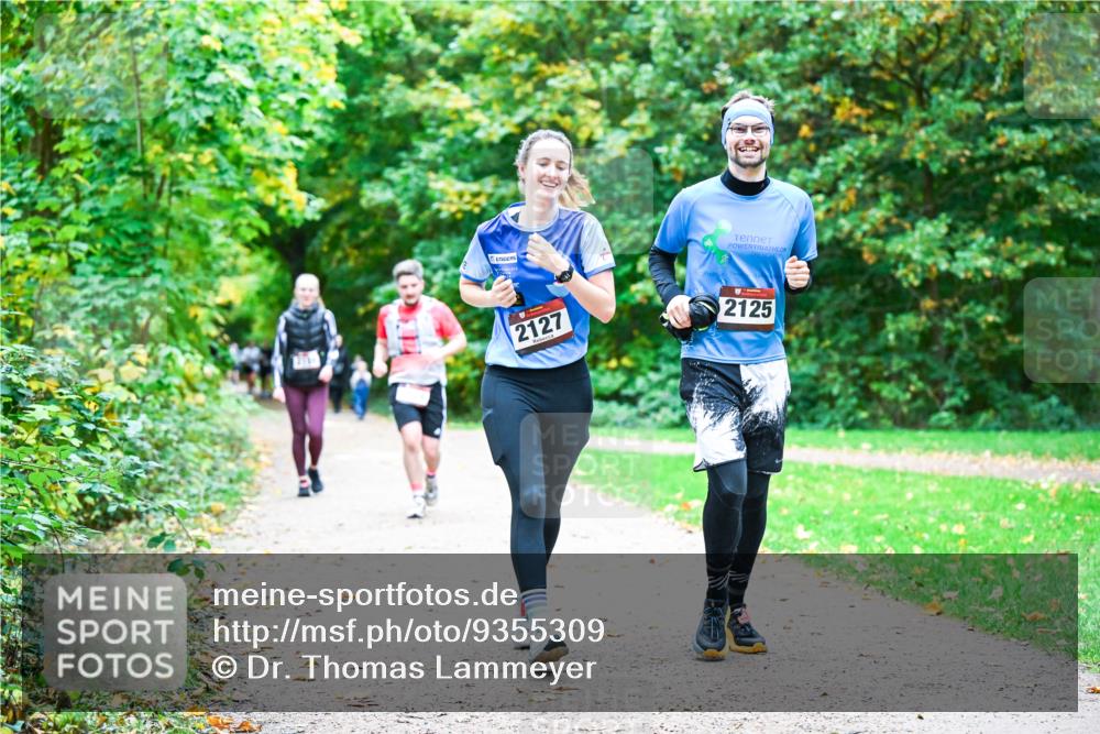 12.10.2025 - Bramfelder Halbmarathon 2025 Dr. Thomas Lammeyer http://msf.ph/oto/9355309 12.10.2025 10:53:19 Laufen 2127, 2125 meine-sportfotos.de