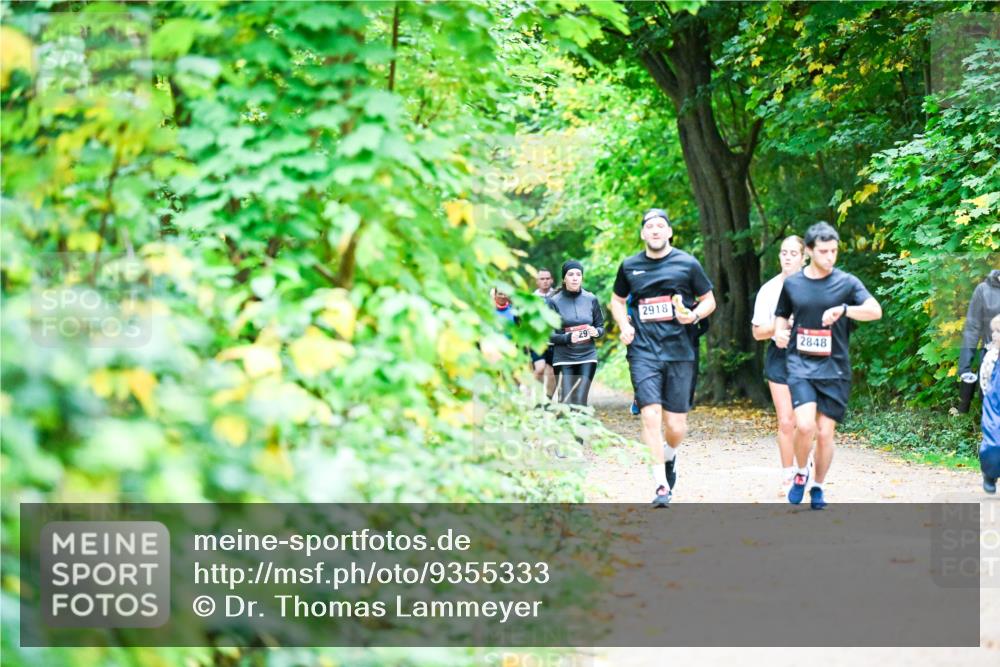 12.10.2025 - Bramfelder Halbmarathon 2025 Dr. Thomas Lammeyer http://msf.ph/oto/9355333 12.10.2025 10:53:29 Laufen 29, 2918, 2848 meine-sportfotos.de