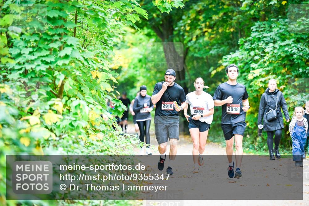12.10.2025 - Bramfelder Halbmarathon 2025 Dr. Thomas Lammeyer http://msf.ph/oto/9355347 12.10.2025 10:53:31 Laufen 2918, 2869, 2848 meine-sportfotos.de