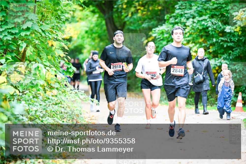 12.10.2025 - Bramfelder Halbmarathon 2025 Dr. Thomas Lammeyer http://msf.ph/oto/9355358 12.10.2025 10:53:32 Laufen 2918, 6500, 2848 meine-sportfotos.de