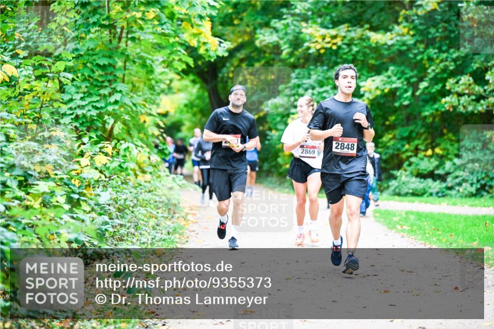 12.10.2025 - Bramfelder Halbmarathon 2025 Dr. Thomas Lammeyer http://msf.ph/oto/9355373 12.10.2025 10:53:35 Laufen 2869, 2848 meine-sportfotos.de