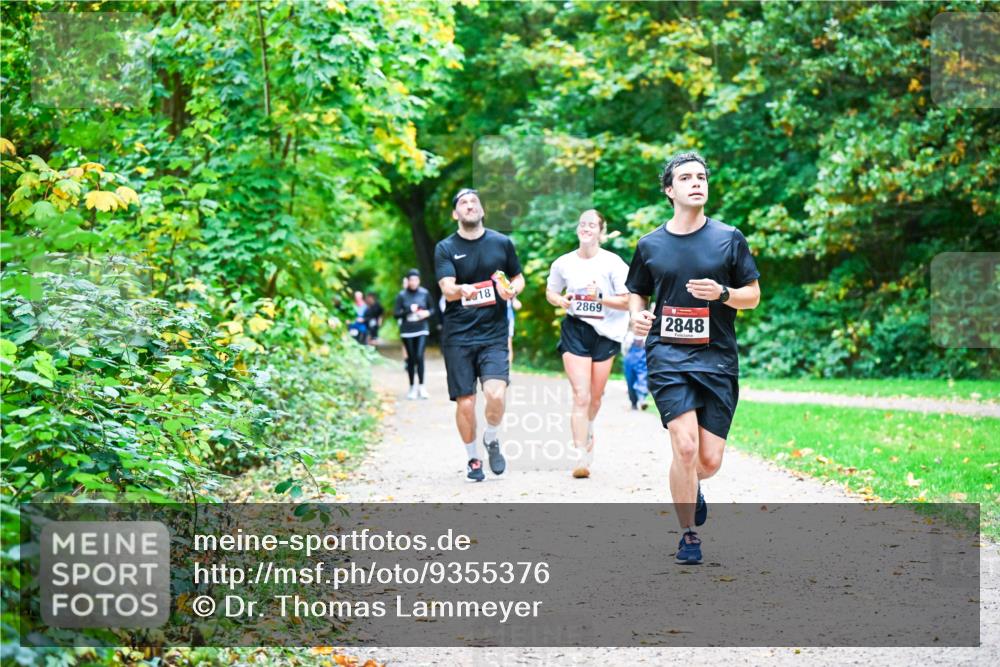 12.10.2025 - Bramfelder Halbmarathon 2025 Dr. Thomas Lammeyer http://msf.ph/oto/9355376 12.10.2025 10:53:36 Laufen 18, 2869, 2848 meine-sportfotos.de