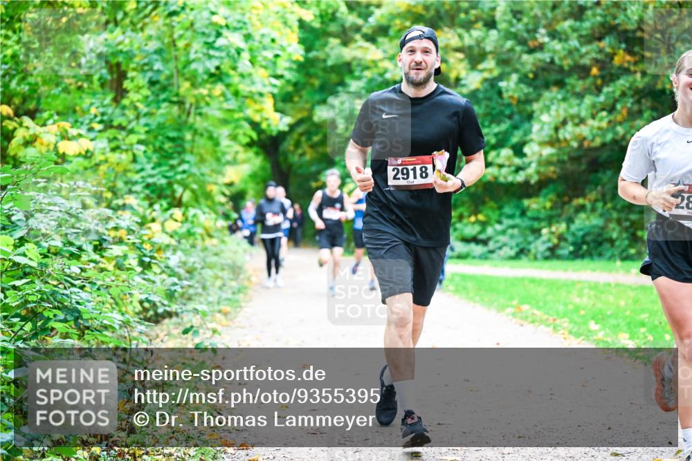 12.10.2025 - Bramfelder Halbmarathon 2025 Dr. Thomas Lammeyer http://msf.ph/oto/9355395 12.10.2025 10:53:39 Laufen 2918, 28 meine-sportfotos.de
