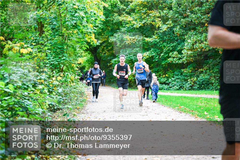 12.10.2025 - Bramfelder Halbmarathon 2025 Dr. Thomas Lammeyer http://msf.ph/oto/9355397 12.10.2025 10:53:40 Laufen 129, 2543, 2988 meine-sportfotos.de
