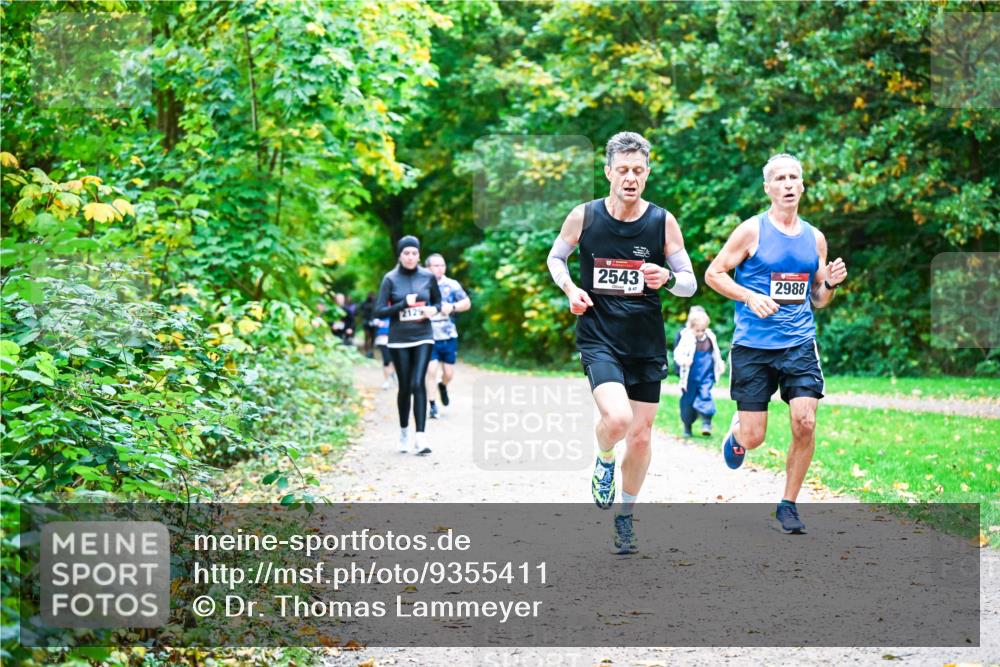 12.10.2025 - Bramfelder Halbmarathon 2025 Dr. Thomas Lammeyer http://msf.ph/oto/9355411 12.10.2025 10:53:41 Laufen 2129, 2543, 47, 2988 meine-sportfotos.de