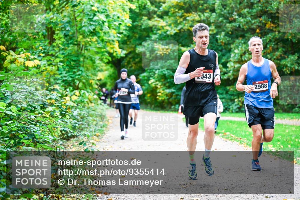 12.10.2025 - Bramfelder Halbmarathon 2025 Dr. Thomas Lammeyer http://msf.ph/oto/9355414 12.10.2025 10:53:42 Laufen 543, 2988 meine-sportfotos.de