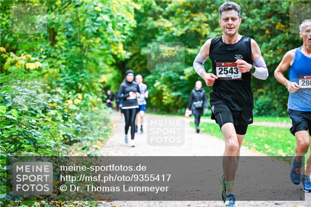 12.10.2025 - Bramfelder Halbmarathon 2025 Dr. Thomas Lammeyer http://msf.ph/oto/9355417 12.10.2025 10:53:42 Laufen 2543, 47, 298 meine-sportfotos.de
