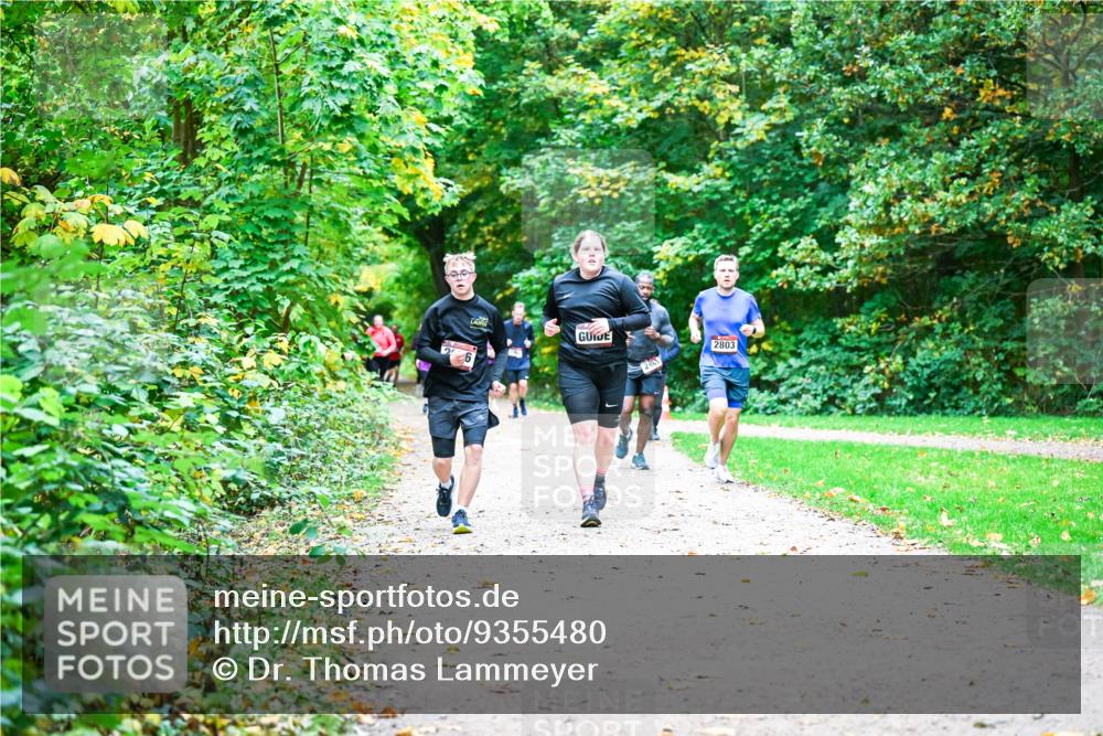 12.10.2025 - Bramfelder Halbmarathon 2025 Dr. Thomas Lammeyer http://msf.ph/oto/9355480 12.10.2025 10:53:54 Laufen 6, 242, 2803 meine-sportfotos.de