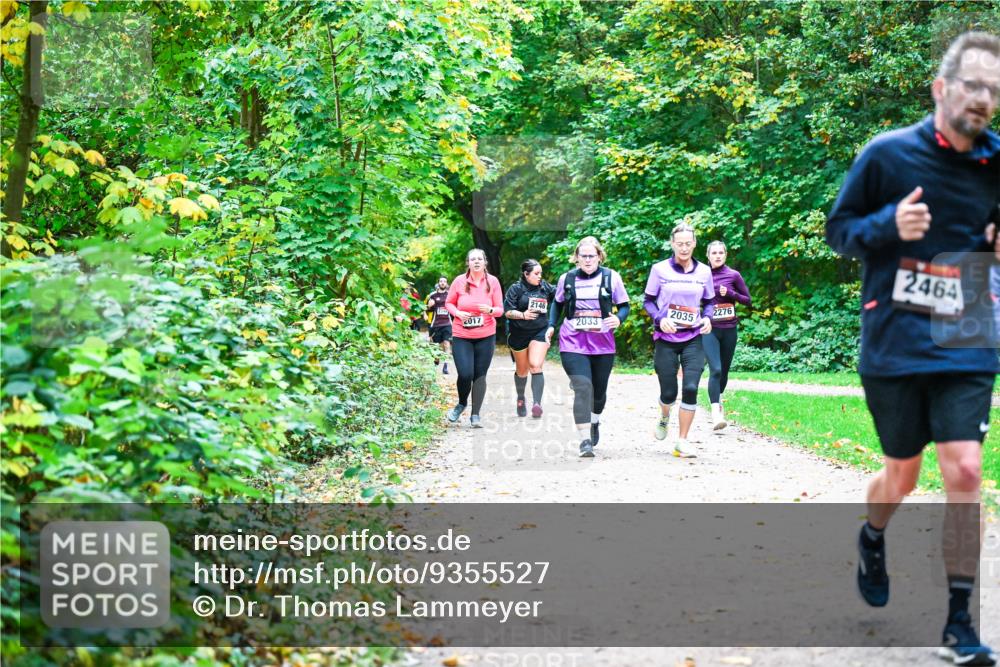 12.10.2025 - Bramfelder Halbmarathon 2025 Dr. Thomas Lammeyer http://msf.ph/oto/9355527 12.10.2025 10:54:04 Laufen 2146, 2035, 2276, 2017, 2033, 2464 meine-sportfotos.de