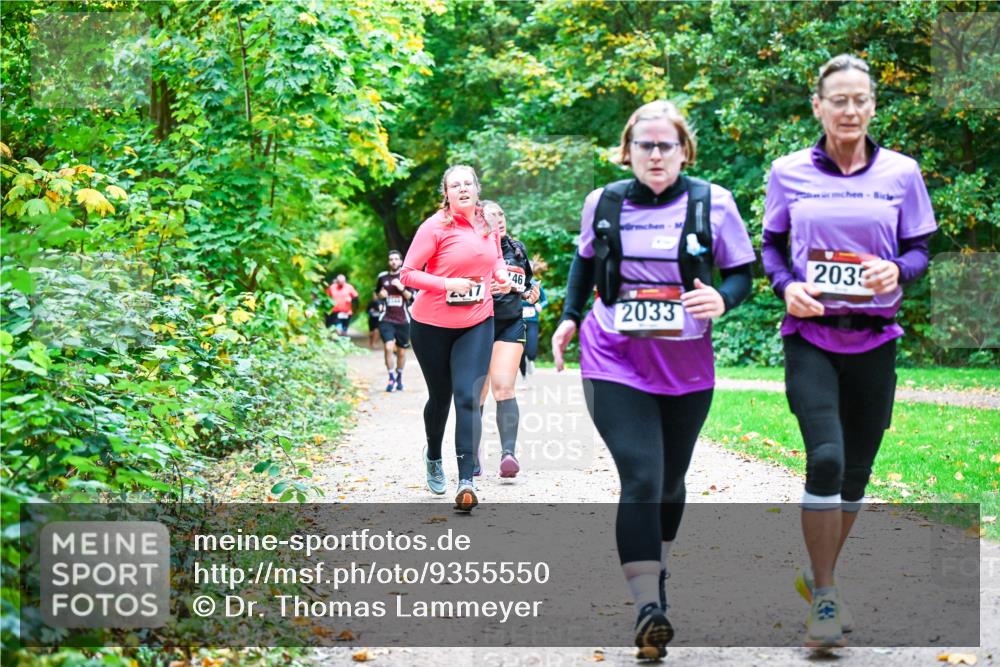 12.10.2025 - Bramfelder Halbmarathon 2025 Dr. Thomas Lammeyer http://msf.ph/oto/9355550 12.10.2025 10:54:07 Laufen 46, 2033, 2035 meine-sportfotos.de