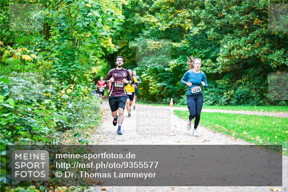 12.10.2025 - Bramfelder Halbmarathon 2025 Dr. Thomas Lammeyer http://msf.ph/oto/9355577 12.10.2025 10:54:11 Laufen 2344, 2378 meine-sportfotos.de