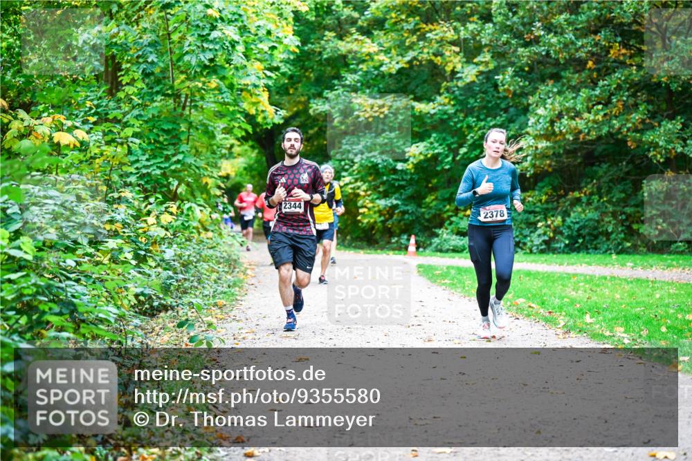 12.10.2025 - Bramfelder Halbmarathon 2025 Dr. Thomas Lammeyer http://msf.ph/oto/9355580 12.10.2025 10:54:12 Laufen 2344, 2378 meine-sportfotos.de